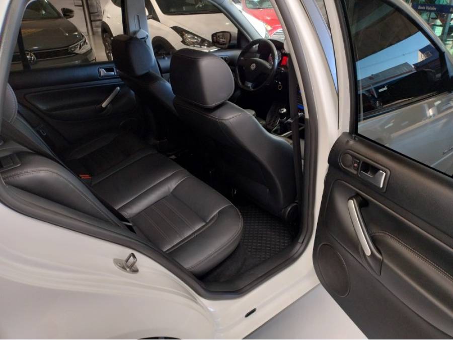 VOLKSWAGEN - GOLF - 2012/2011 - Branca - R$ 59.900,00