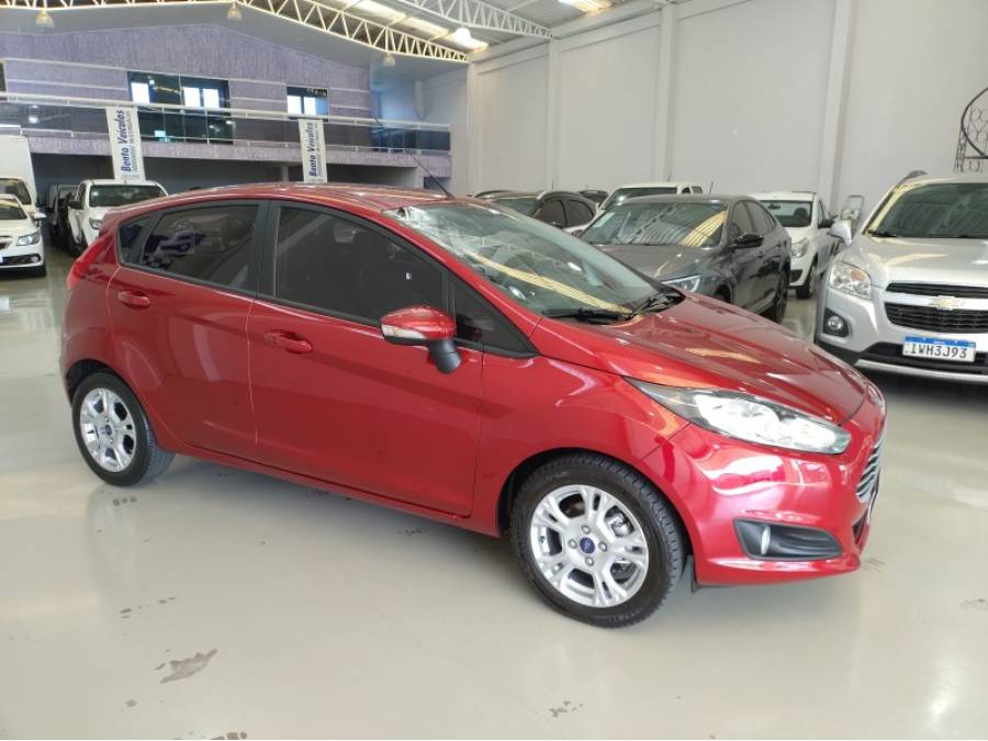 FORD - FIESTA - 2016/2016 - Vermelha - R$ 52.900,00