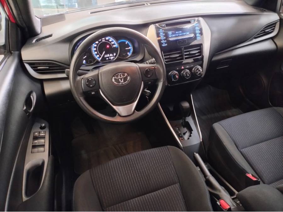 TOYOTA - YARIS - 2019/2020 - Vermelha - R$ 79.900,00